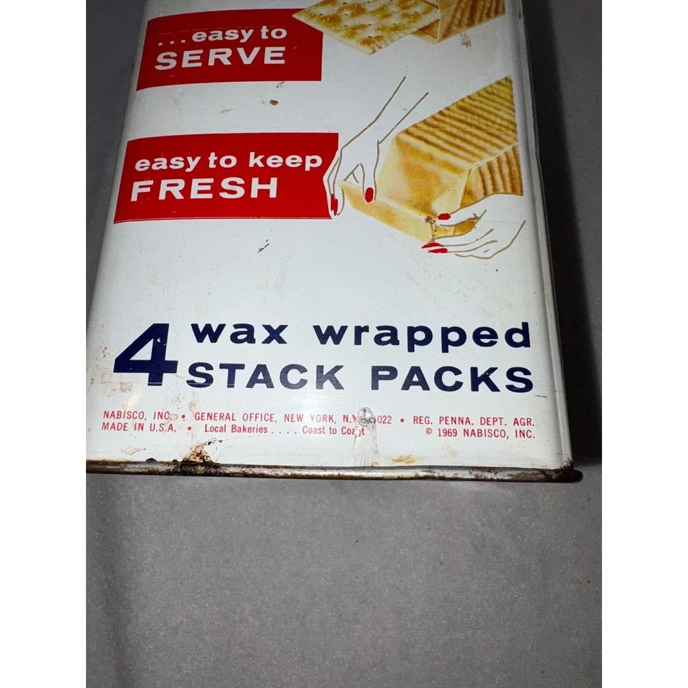 Nabisco Premium Saltine Crackers Tin 1969  Blue Lid Collectible 14oz USA Vintage
